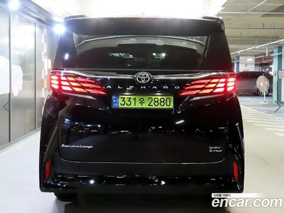 Toyota Alphard 2024 2.5 автомат (гидро), фото 5