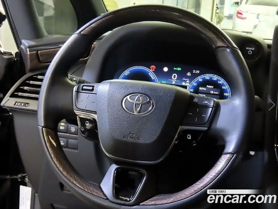 Toyota Alphard 2024 2.5 автомат (гидро), фото 8