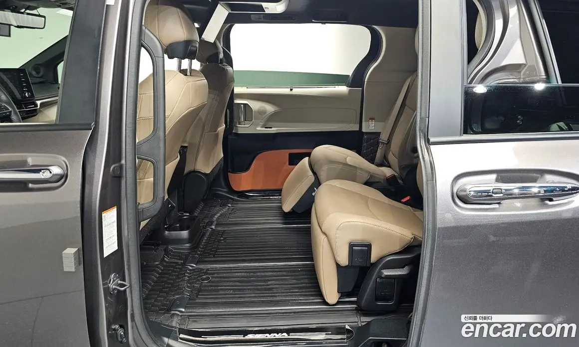Toyota Sienna 2022 2.5 автомат (гидро), фото 17