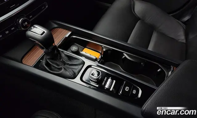Volvo V60 2019 2.0 автомат (гидро), миниатюра 9 Volvo V60 2019 2.0 автомат (гидро), миниатюра 9