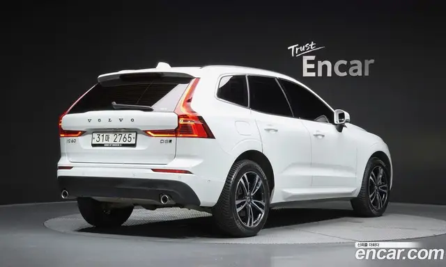 Volvo XC60 2018 2.0 автомат (гидро), миниатюра 2