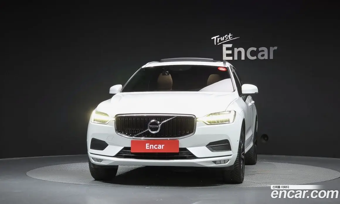 Volvo XC60 2018 2.0 автомат (гидро), фото 3