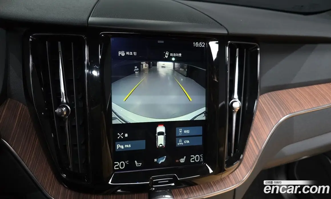 Volvo XC60 2018 2.0 автомат (гидро), фото 21