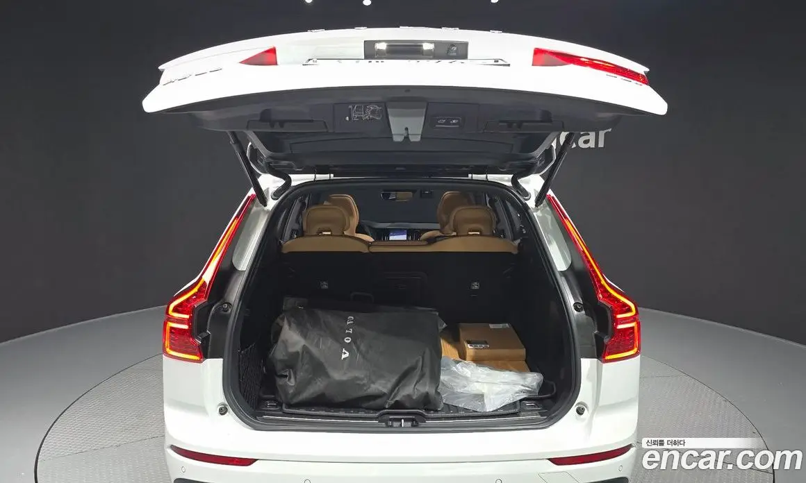 Volvo XC60 2018 2.0 автомат (гидро), фото 26