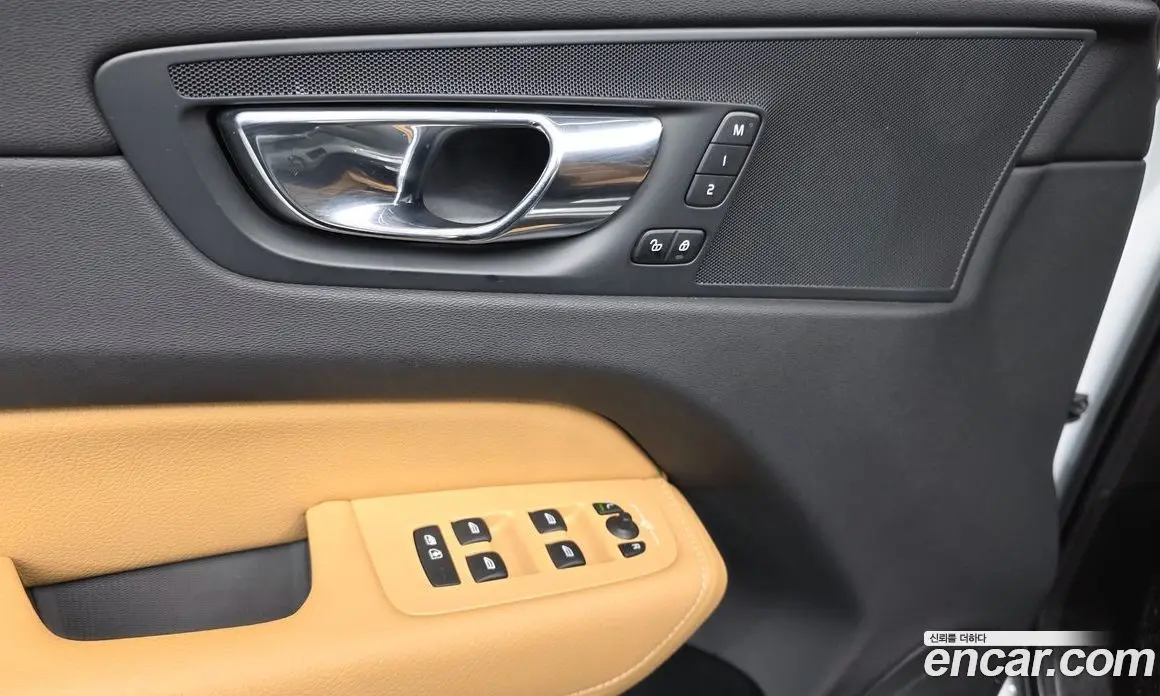 Volvo XC60 2018 2.0 автомат (гидро), фото 30