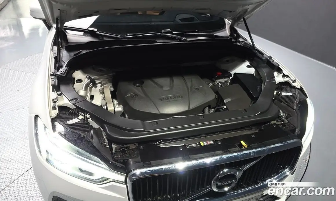 Volvo XC60 2018 2.0 автомат (гидро), фото 6