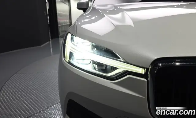 Volvo XC60 2018 2.0 автомат (гидро), миниатюра 8