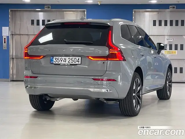 Volvo XC60 2026 2.0 автомат (гидро), миниатюра 2
