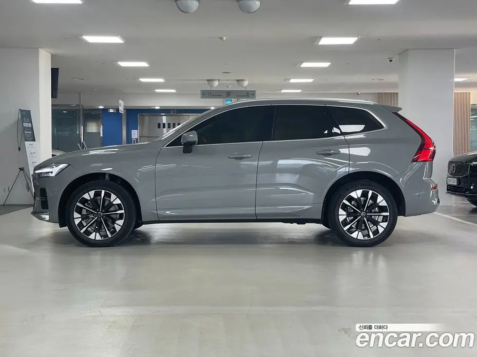 Volvo XC60 2026 2.0 автомат (гидро), фото 12