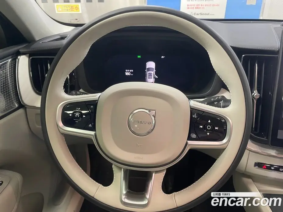 Volvo XC60 2026 2.0 автомат (гидро), фото 13