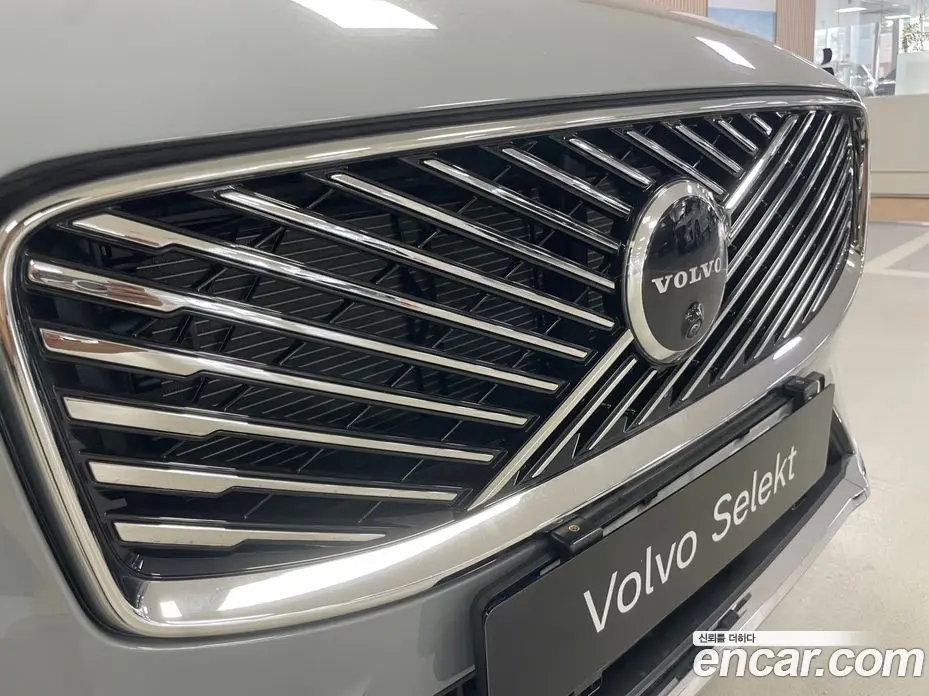 Volvo XC60 2026 2.0 автомат (гидро), фото 19