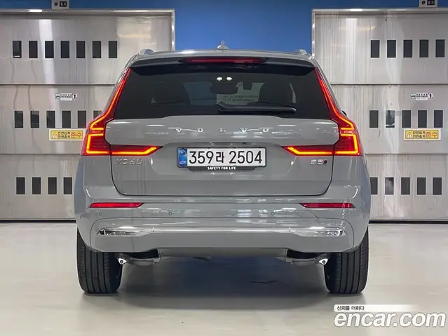 Volvo XC60 2026 2.0 автомат (гидро), миниатюра 4