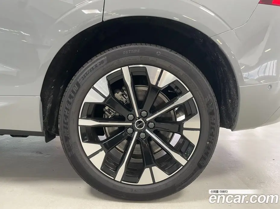 Volvo XC60 2026 2.0 автомат (гидро), фото 5