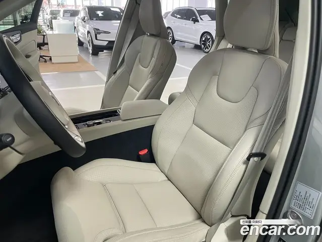 Volvo XC60 2026 2.0 автомат (гидро), миниатюра 10