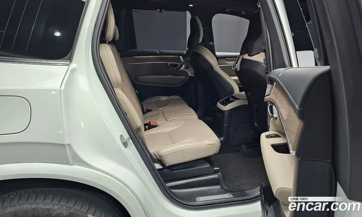 Volvo XC90 2025 2.0 автомат (гидро), фото 12