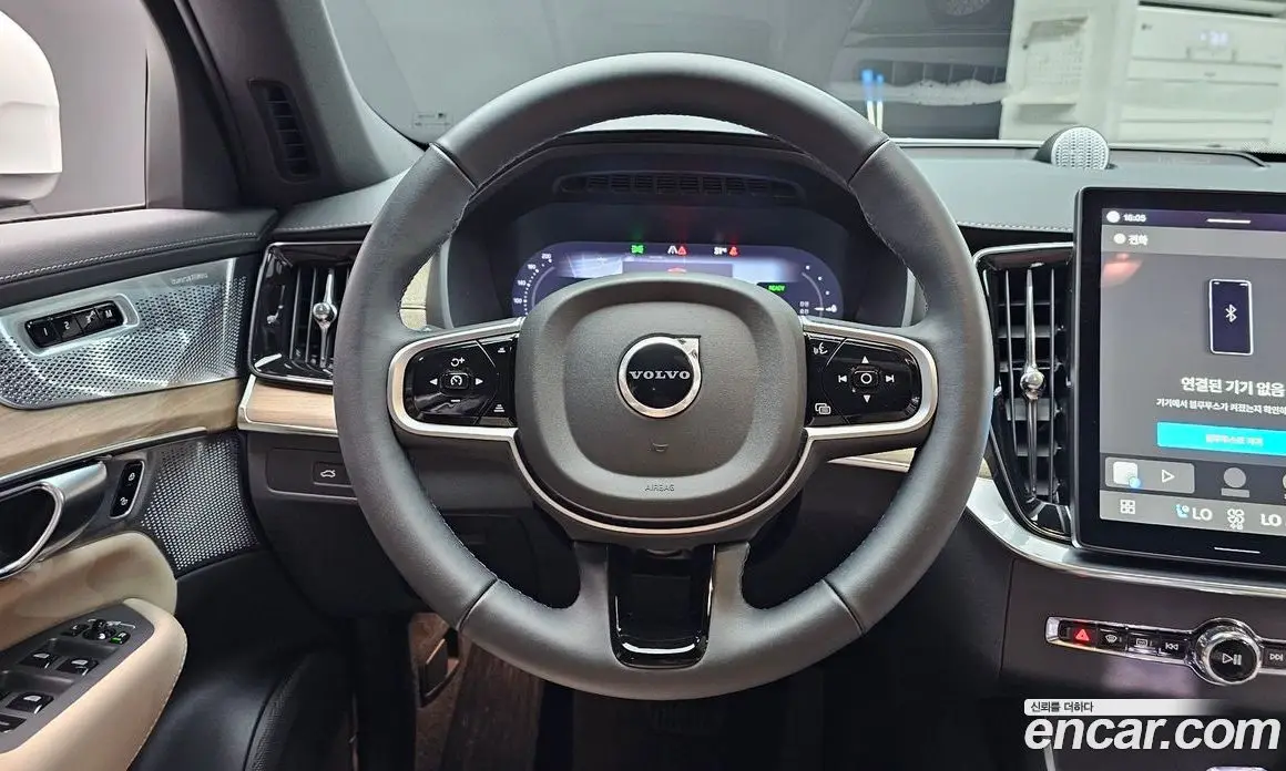 Volvo XC90 2025 2.0 автомат (гидро), фото 13
