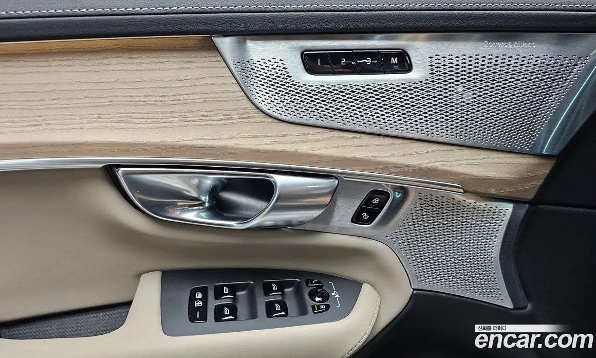 Volvo XC90 2025 2.0 автомат (гидро), фото 16