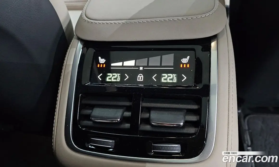 Volvo XC90 2025 2.0 автомат (гидро), фото 18