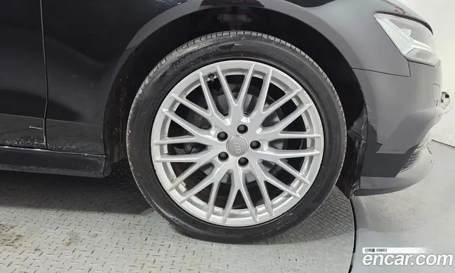 Audi A6 2018 2.0 автомат (гидро), миниатюра 7