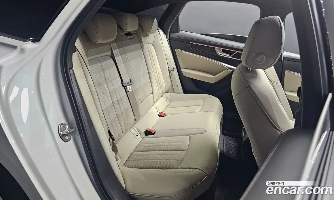 Audi A6 2023 2.0 автомат (гидро), фото 17