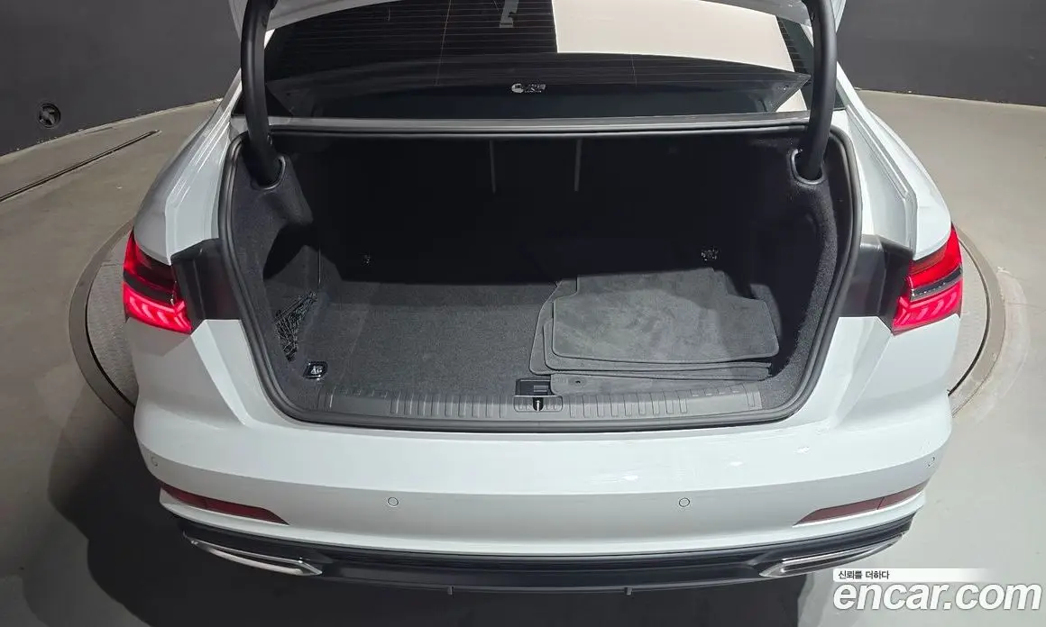 Audi A6 2023 2.0 автомат (гидро), фото 34