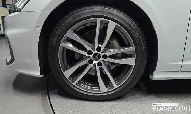 Audi A6 2023 2.0 автомат (гидро), миниатюра 5