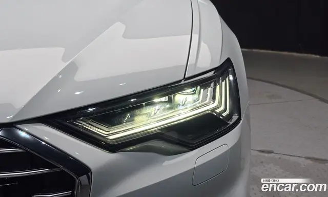 Audi A6 2023 2.0 автомат (гидро), миниатюра 8