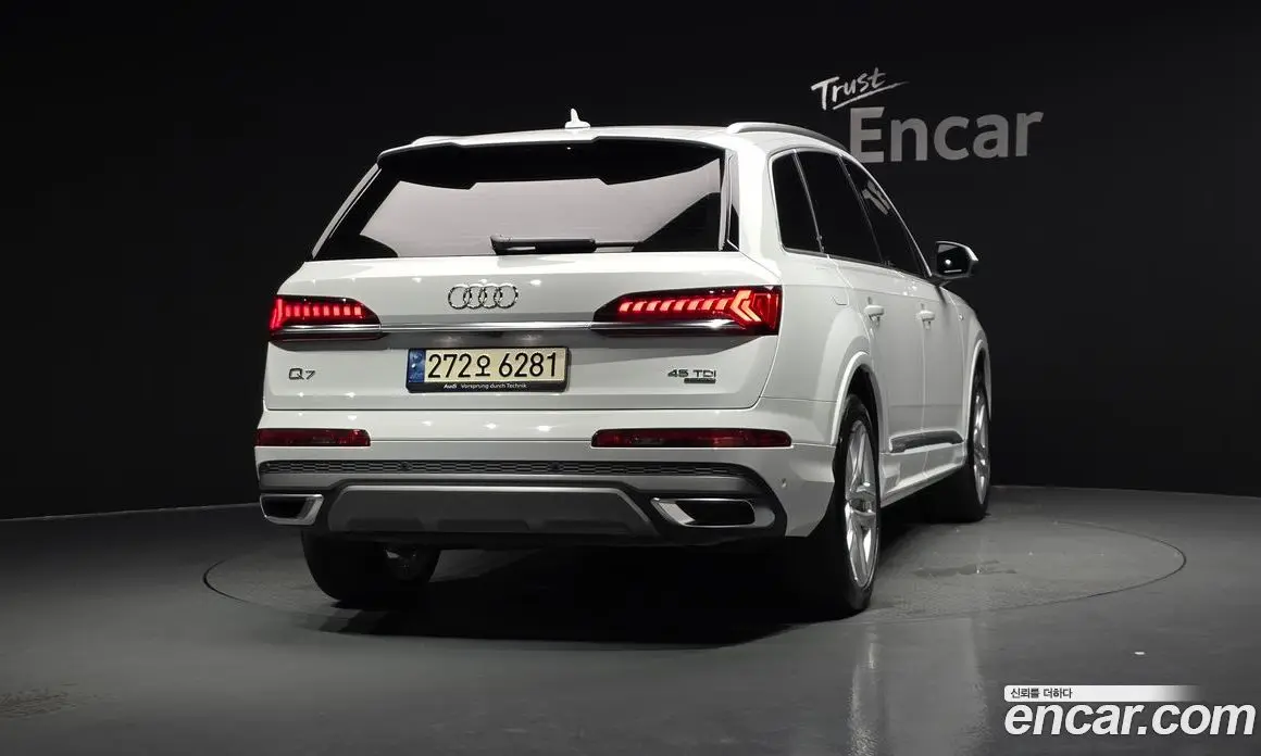 Audi Q7 2023 3.0 автомат (гидро), фото 4