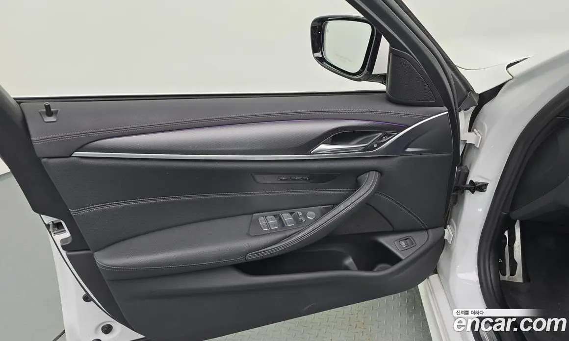 BMW 5 серия 2023 2.0 автомат (гидро), фото 14