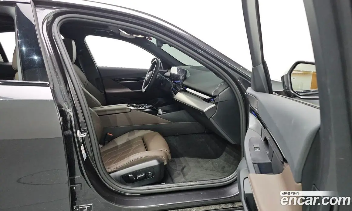 BMW 5 серия 2024 2.0 автомат (гидро), фото 17