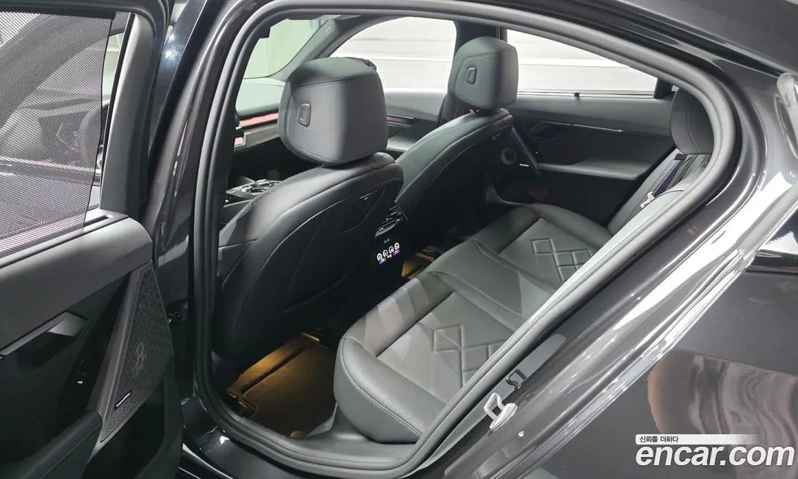 BMW 5 серия 2025 2.0 автомат (гидро), фото 17
