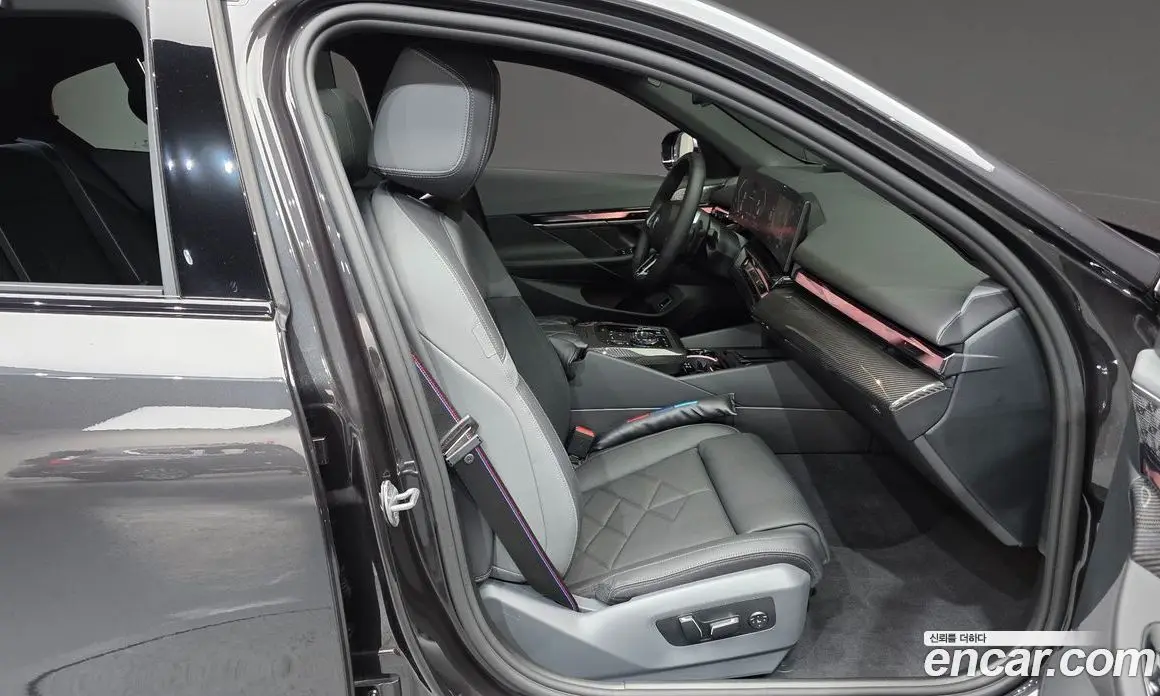 BMW 5 серия 2025 2.0 автомат (гидро), фото 18