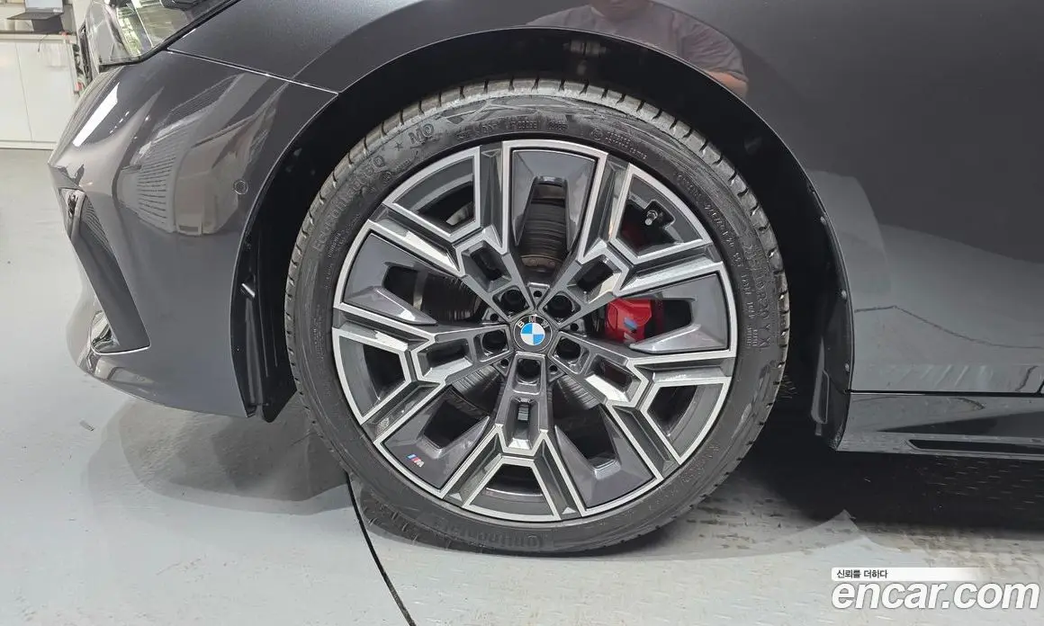 BMW 5 серия 2025 2.0 автомат (гидро), фото 5