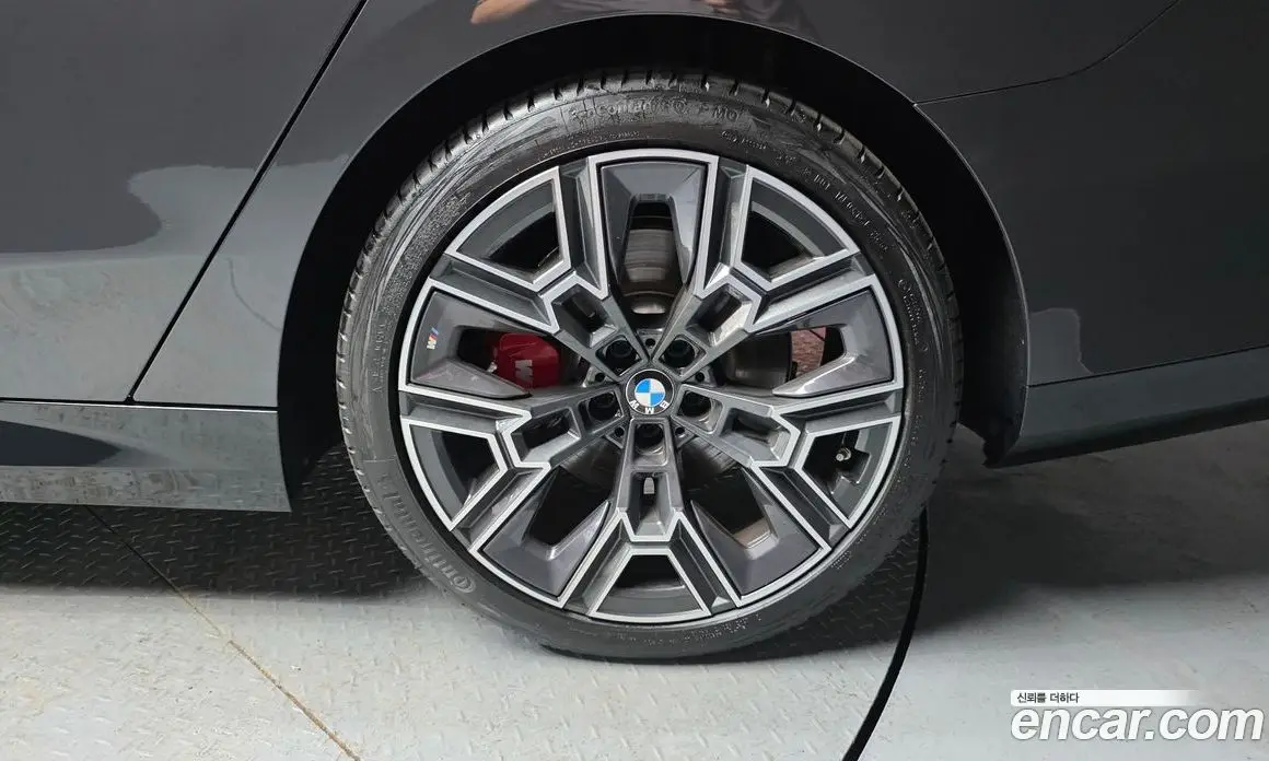 BMW 5 серия 2025 2.0 автомат (гидро), фото 7