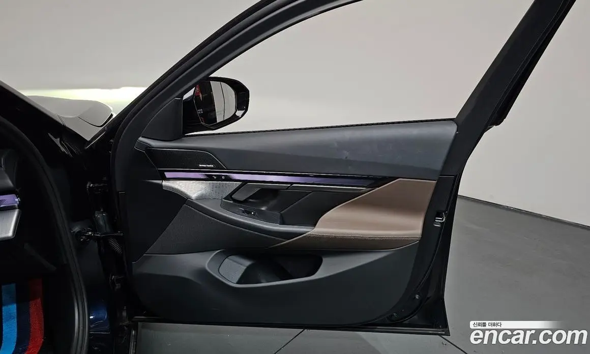 BMW 5 серия 2025 2.0 автомат (гидро), фото 13