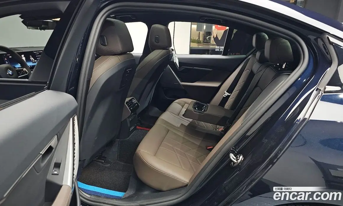 BMW 5 серия 2025 2.0 автомат (гидро), фото 16