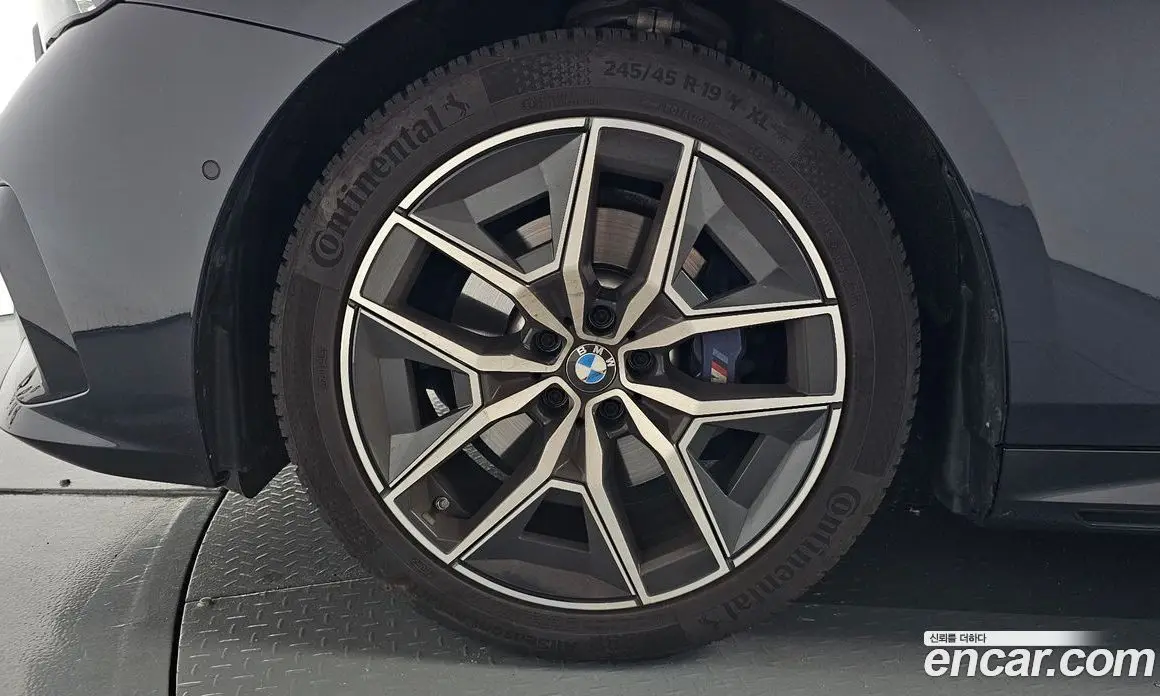 BMW 5 серия 2025 2.0 автомат (гидро), фото 4