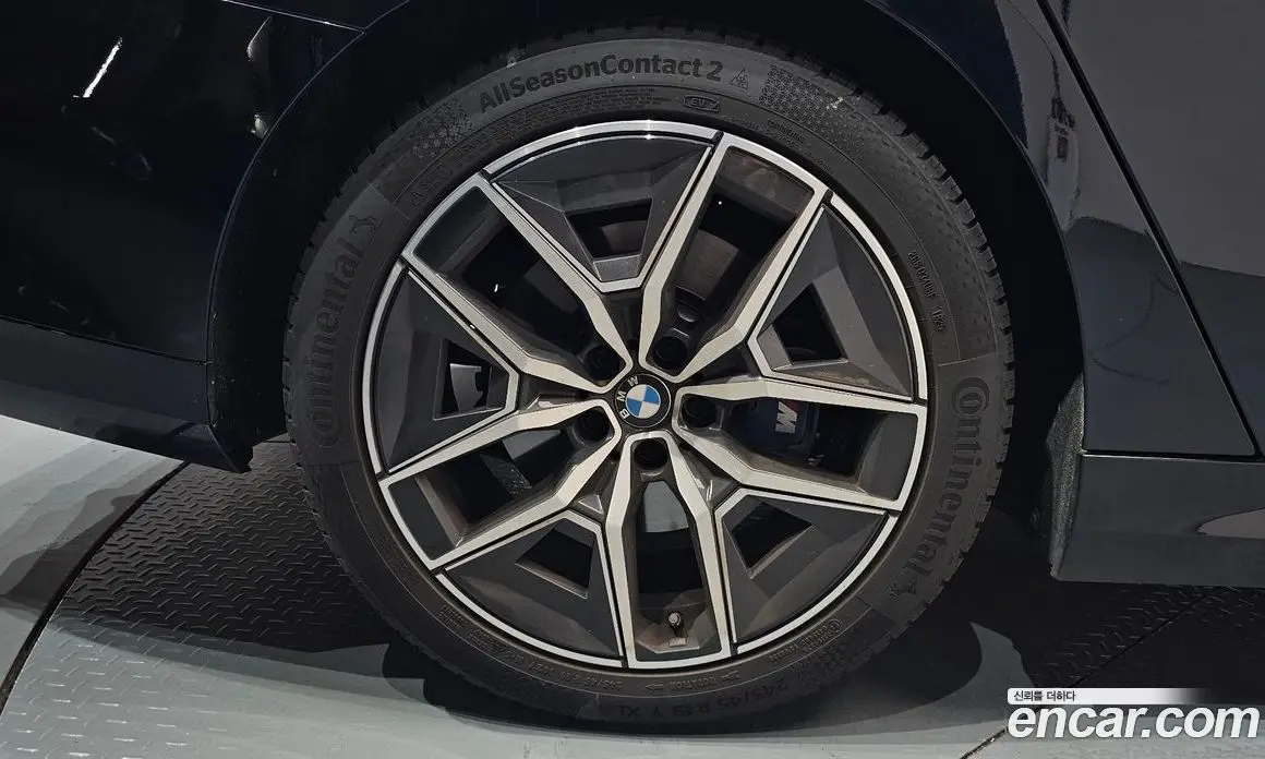 BMW 5 серия 2025 2.0 автомат (гидро), фото 6