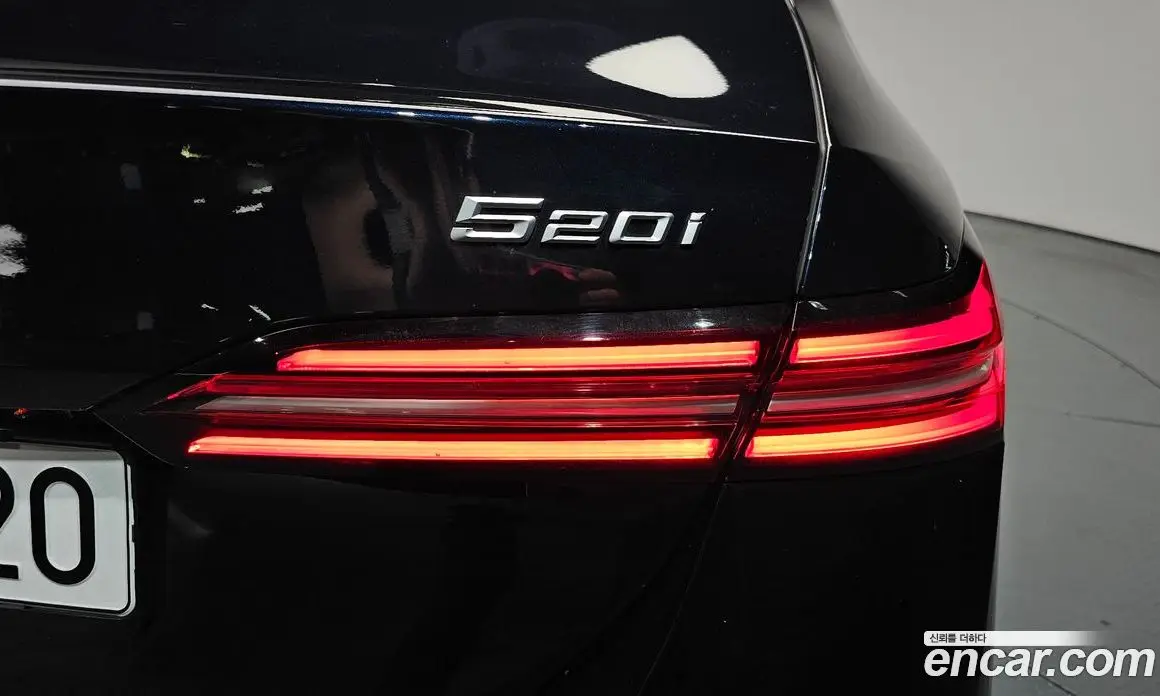 BMW 5 серия 2025 2.0 автомат (гидро), фото 8