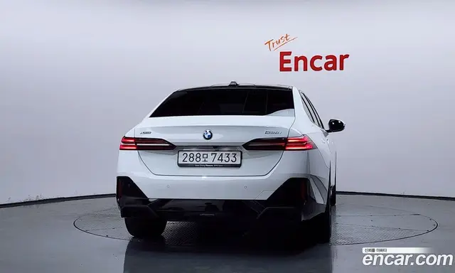 BMW 5 серия 2026 2.0 автомат (гидро), миниатюра 4