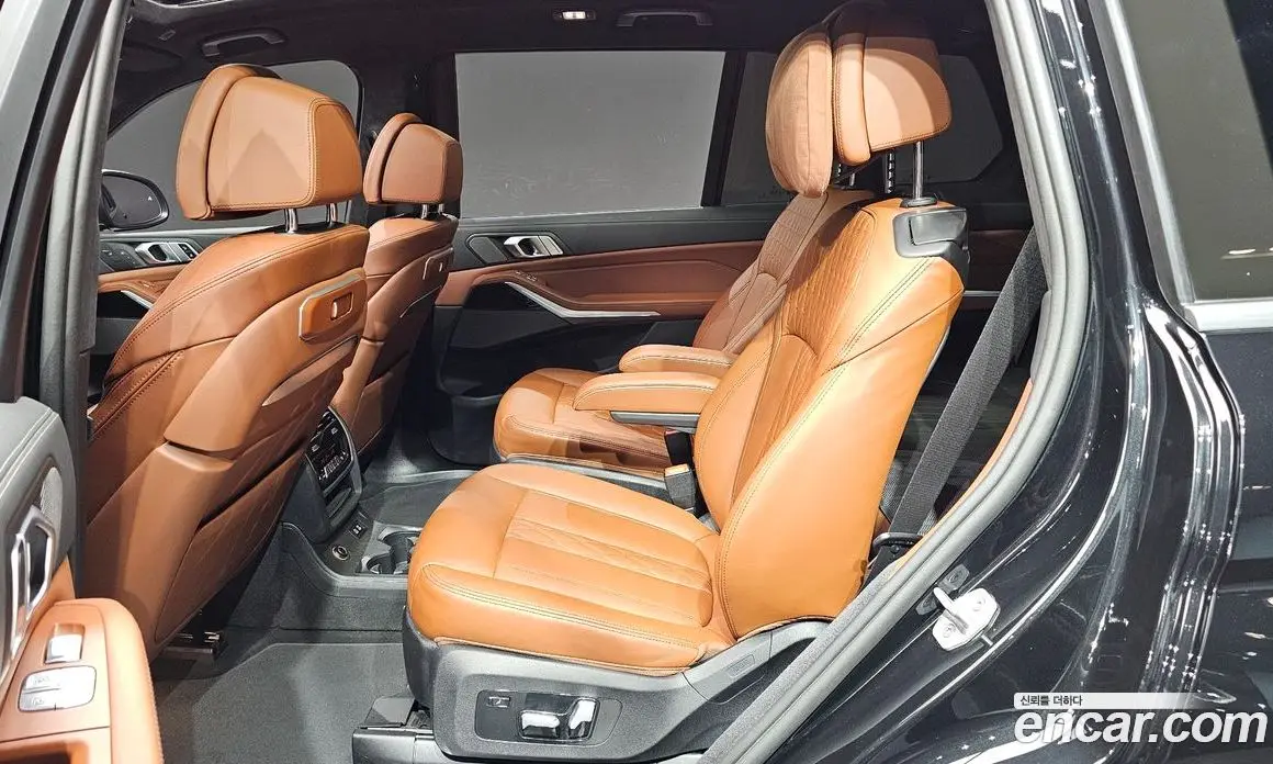 BMW X7 2023 3.0 автомат (гидро), фото 17