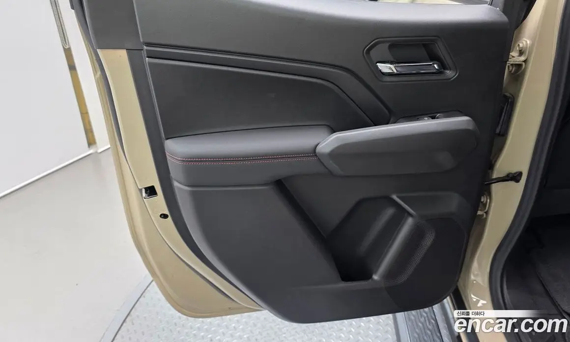 Chevrolet Colorado 2023 2.7 автомат (гидро), фото 15
