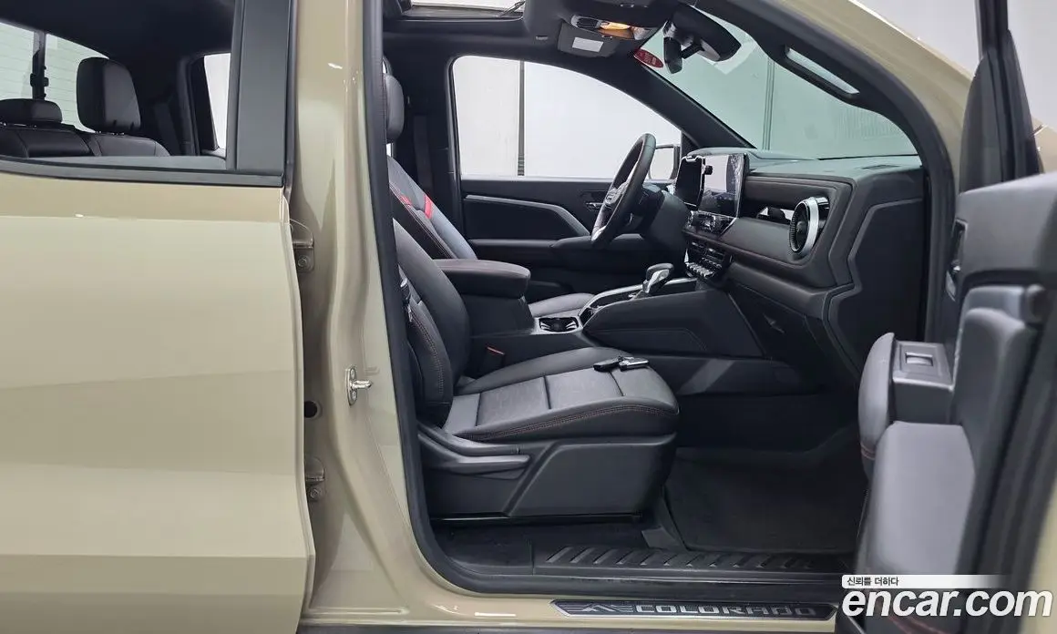 Chevrolet Colorado 2023 2.7 автомат (гидро), фото 16