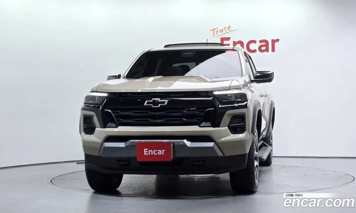 Chevrolet Colorado 2023 2.7 автомат (гидро), фото 3