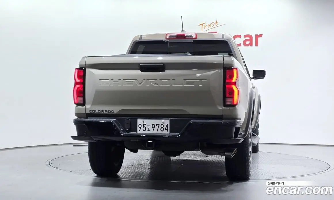 Chevrolet Colorado 2023 2.7 автомат (гидро), фото 4