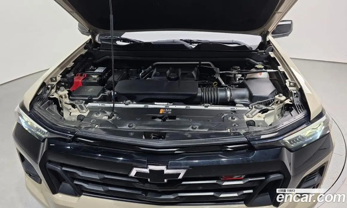 Chevrolet Colorado 2023 2.7 автомат (гидро), фото 6
