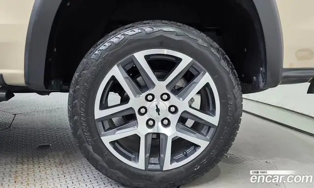 Chevrolet Colorado 2023 2.7 автомат (гидро), миниатюра 7