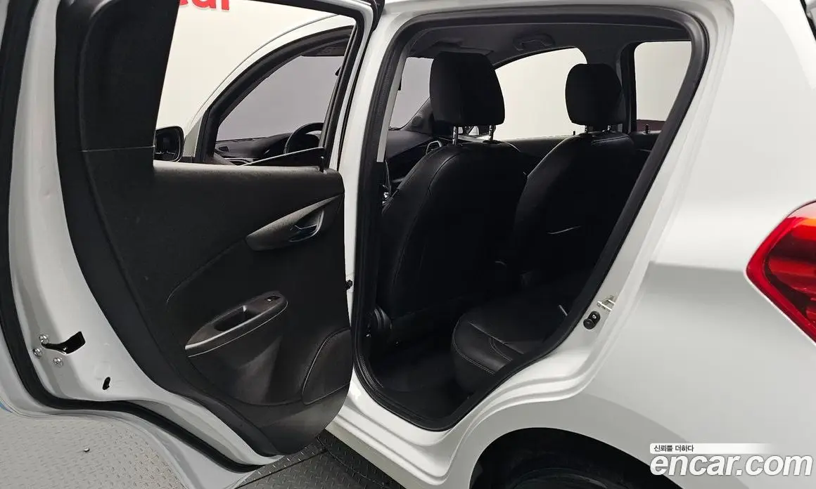 Chevrolet Spark 2019 1.0 автомат (гидро), фото 12