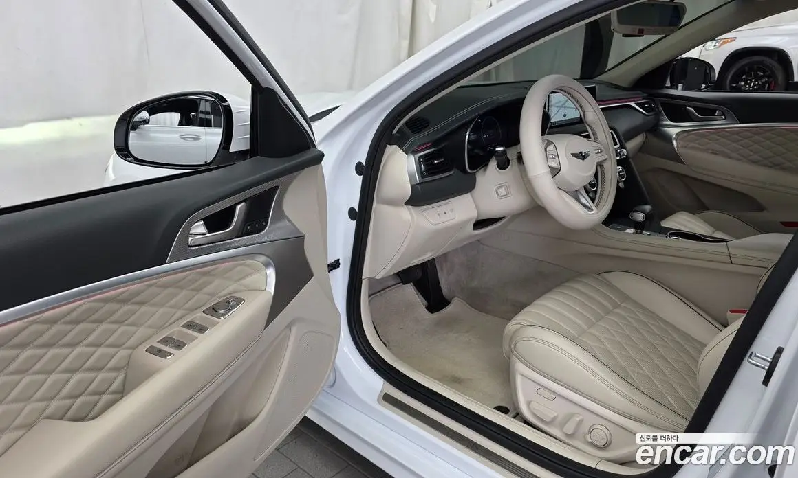 Genesis G70 2023 2.0 автомат (гидро), фото 13