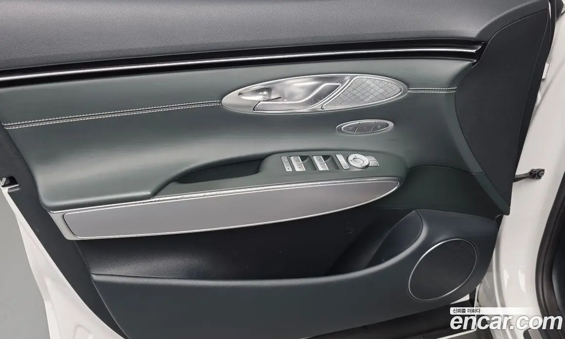 Genesis GV70 2022 0.1 автомат (гидро), фото 13